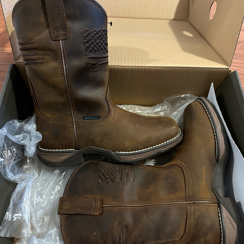 ARIAT BOOTS